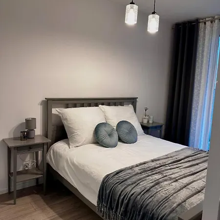 Wola Z Ogrodkiem Apartment *