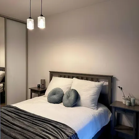Wola Z Ogrodkiem Apartment *